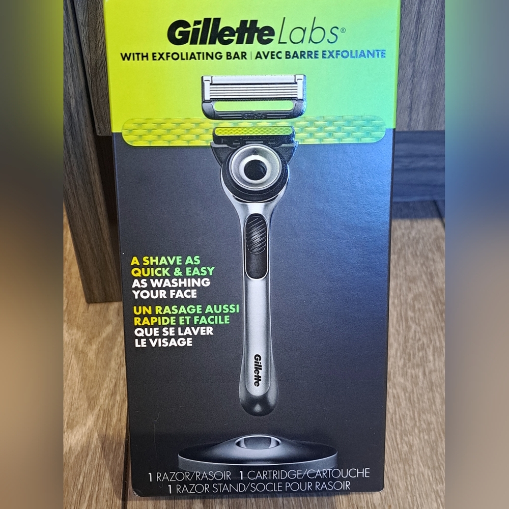New Gillette Labs Men's Razor with Exfoliating Bar - 1 Razor + 1 Cartidge
